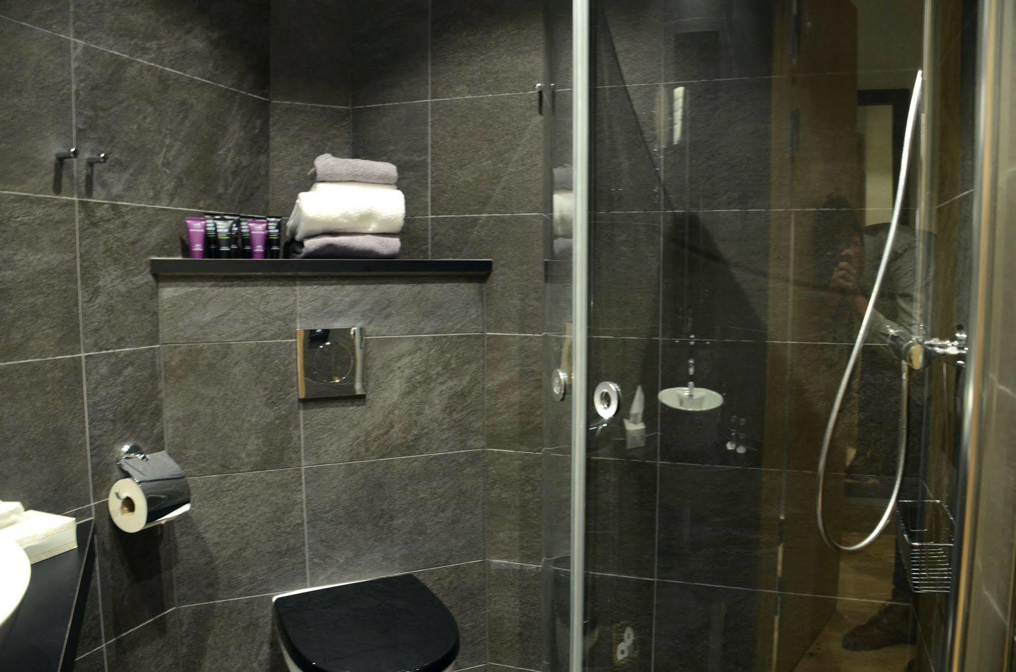 Home Hotel Bilan Karlstad Bagian luar foto