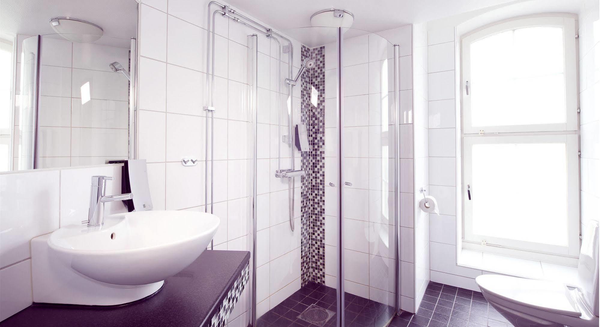 Home Hotel Bilan Karlstad Bagian luar foto
